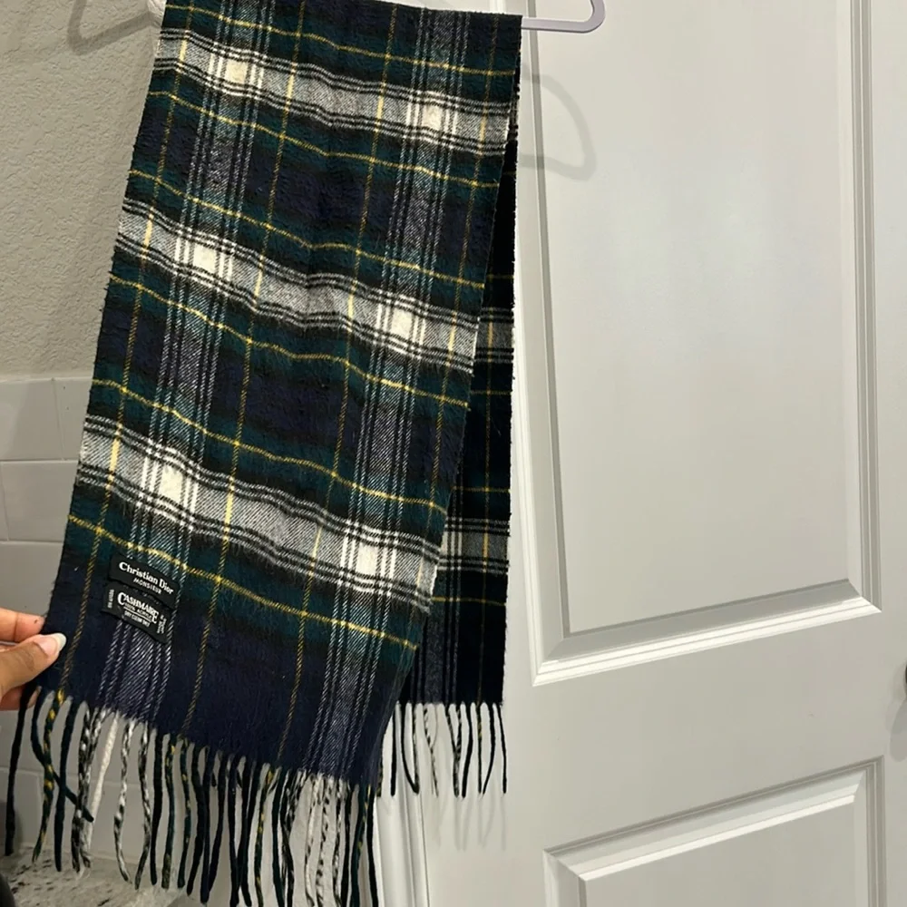 100% Christian Dior Cashmaire Dcarf